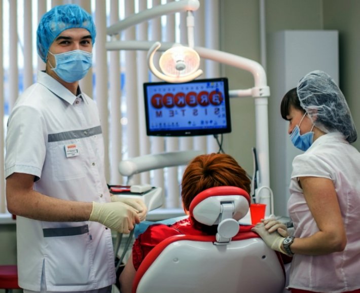 Сколько стоит имплантация зубов в Израиле